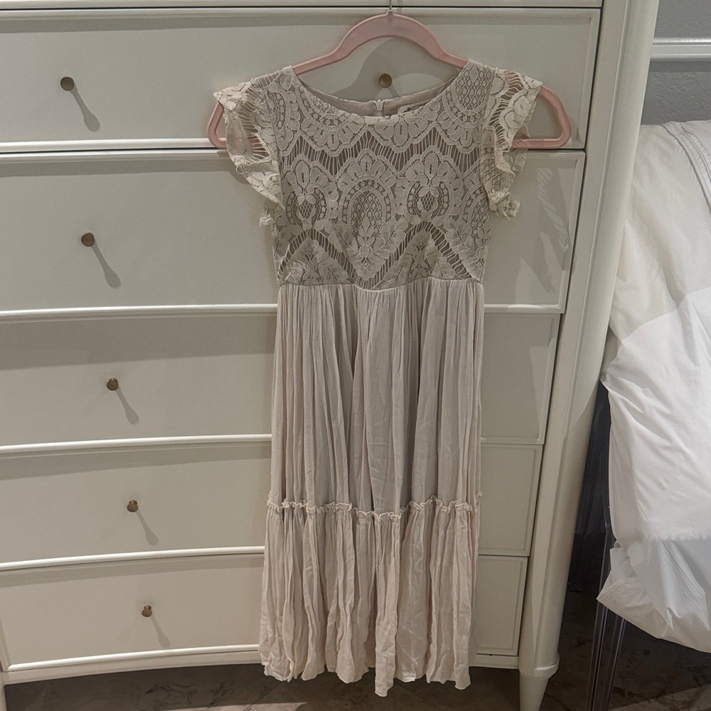 Elegant Cream Lace Maxi Dress